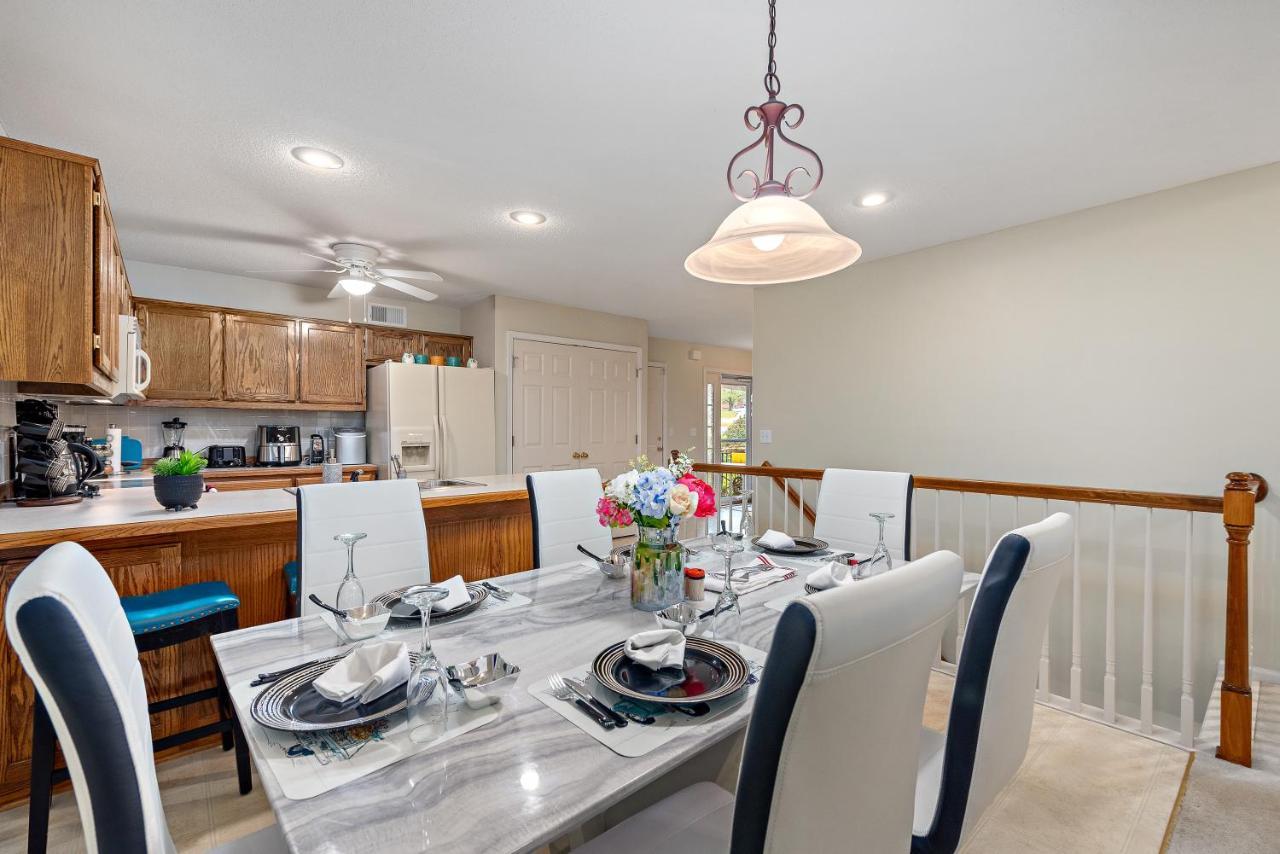 Beautiful Townhome, 11 Minutes To Downtown, Kcmo. Kansas City Extérieur photo
