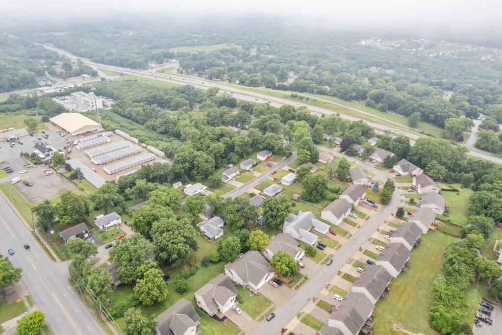 Beautiful Townhome, 11 Minutes To Downtown, Kcmo. Kansas City Extérieur photo