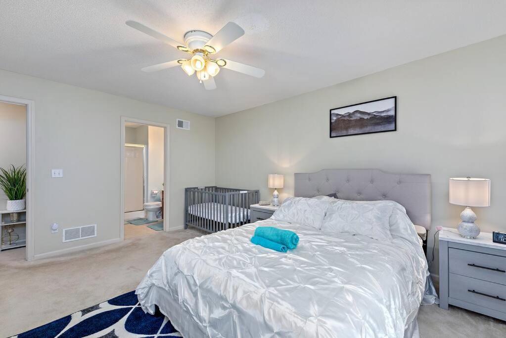 Beautiful Townhome, 11 Minutes To Downtown, Kcmo. Kansas City Extérieur photo