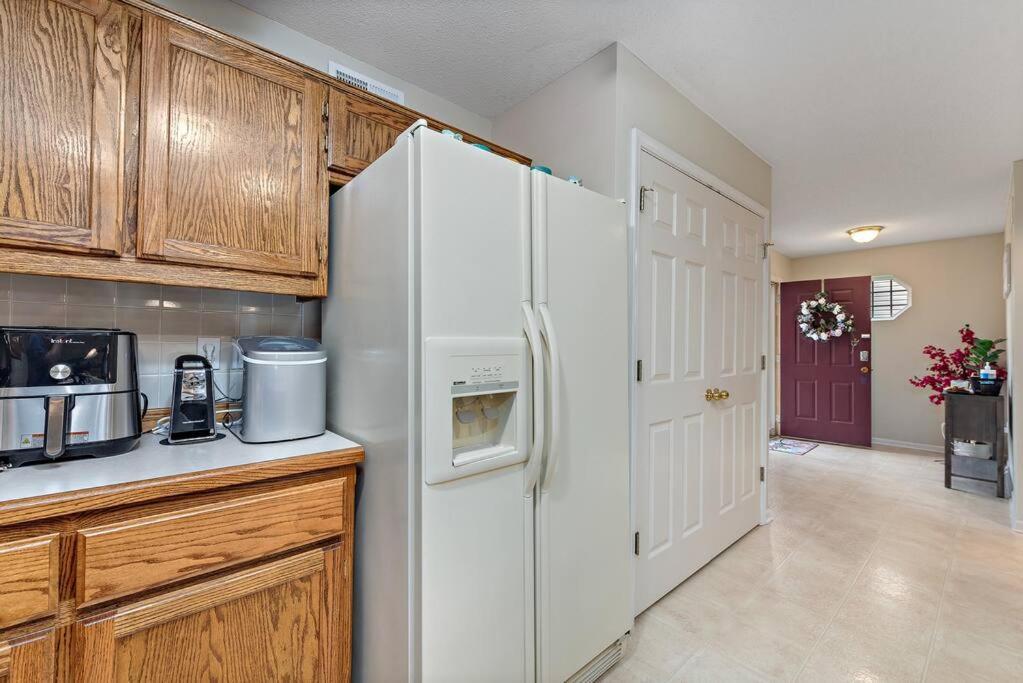 Beautiful Townhome, 11 Minutes To Downtown, Kcmo. Kansas City Extérieur photo