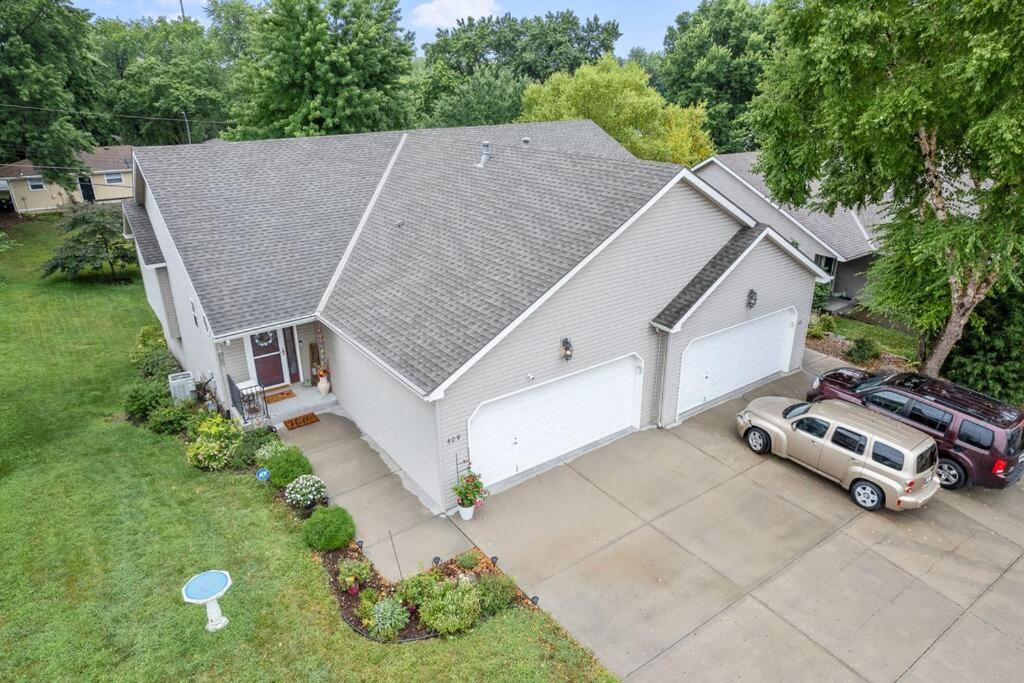 Beautiful Townhome, 11 Minutes To Downtown, Kcmo. Kansas City Extérieur photo